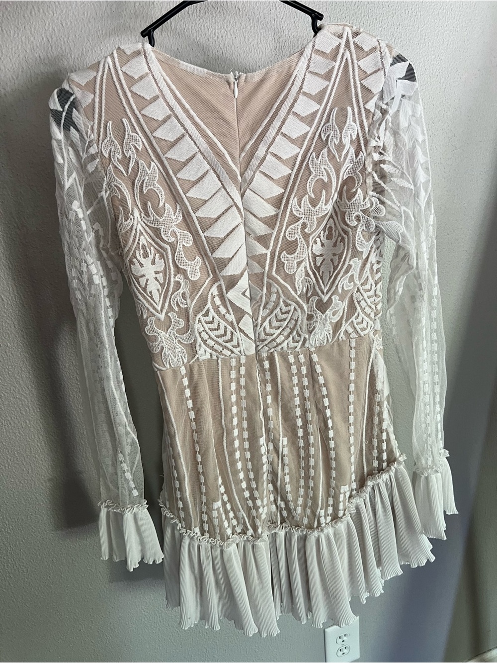 Dress - Picture 8 of 9